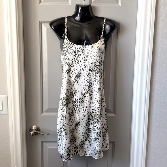 NWT ALICE + OLIVIA Leopard Safari Print Silk Slip Dress SZ M - Picture 1 of 7